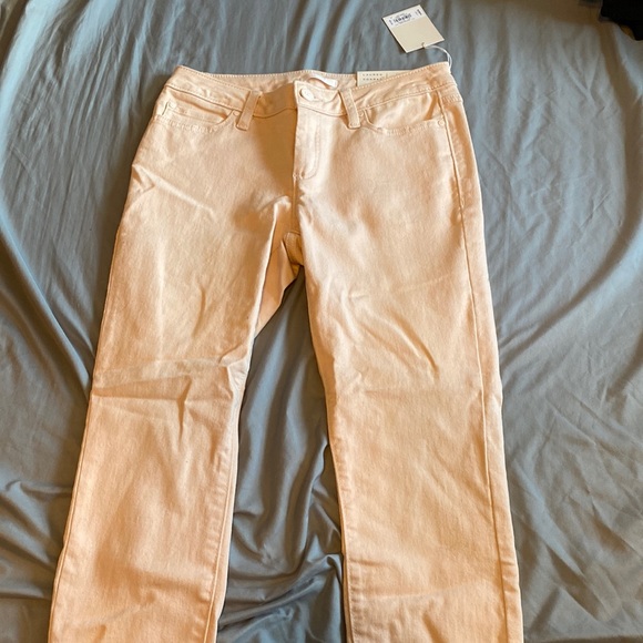 Pink cropped jeans